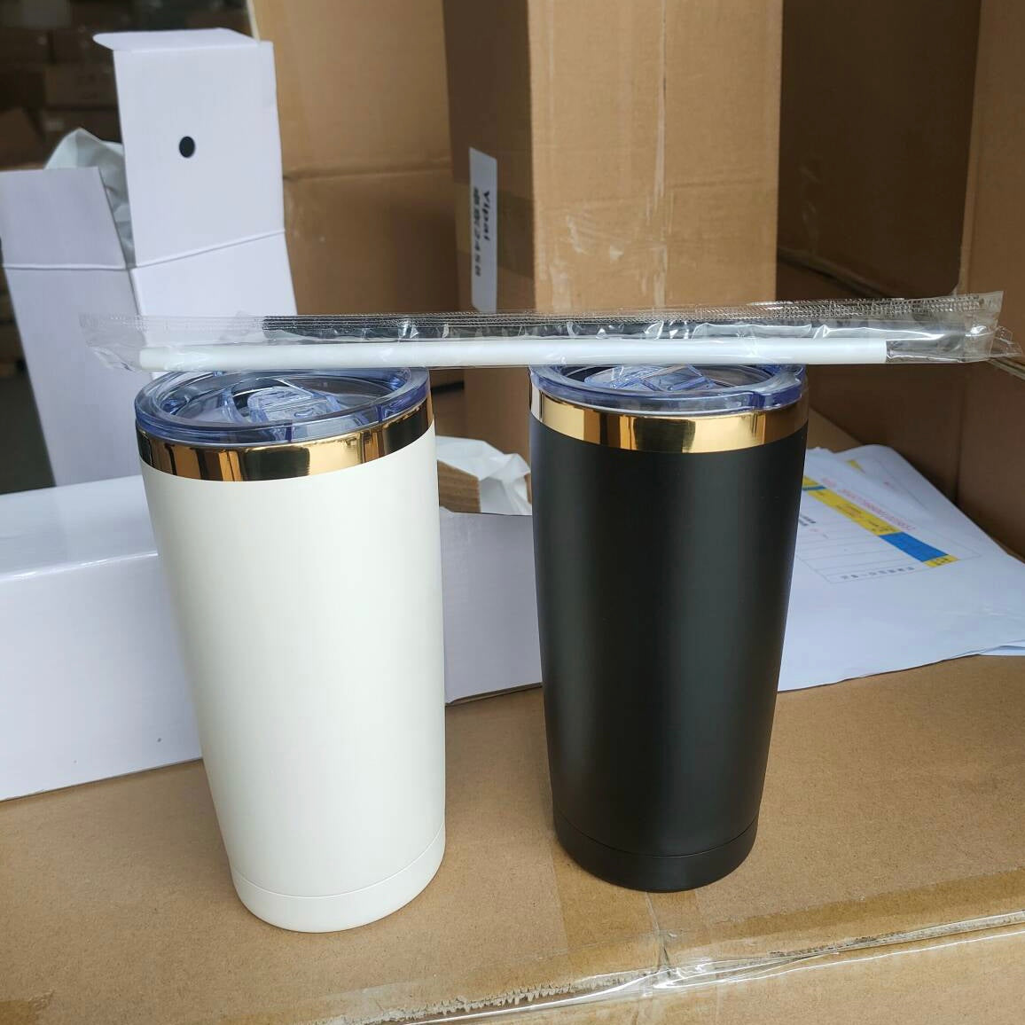 Mirror Gold Underneath Powder Coated 20oz Yeti Mug With Lid And Colored Straw for Laser Engraving_miki