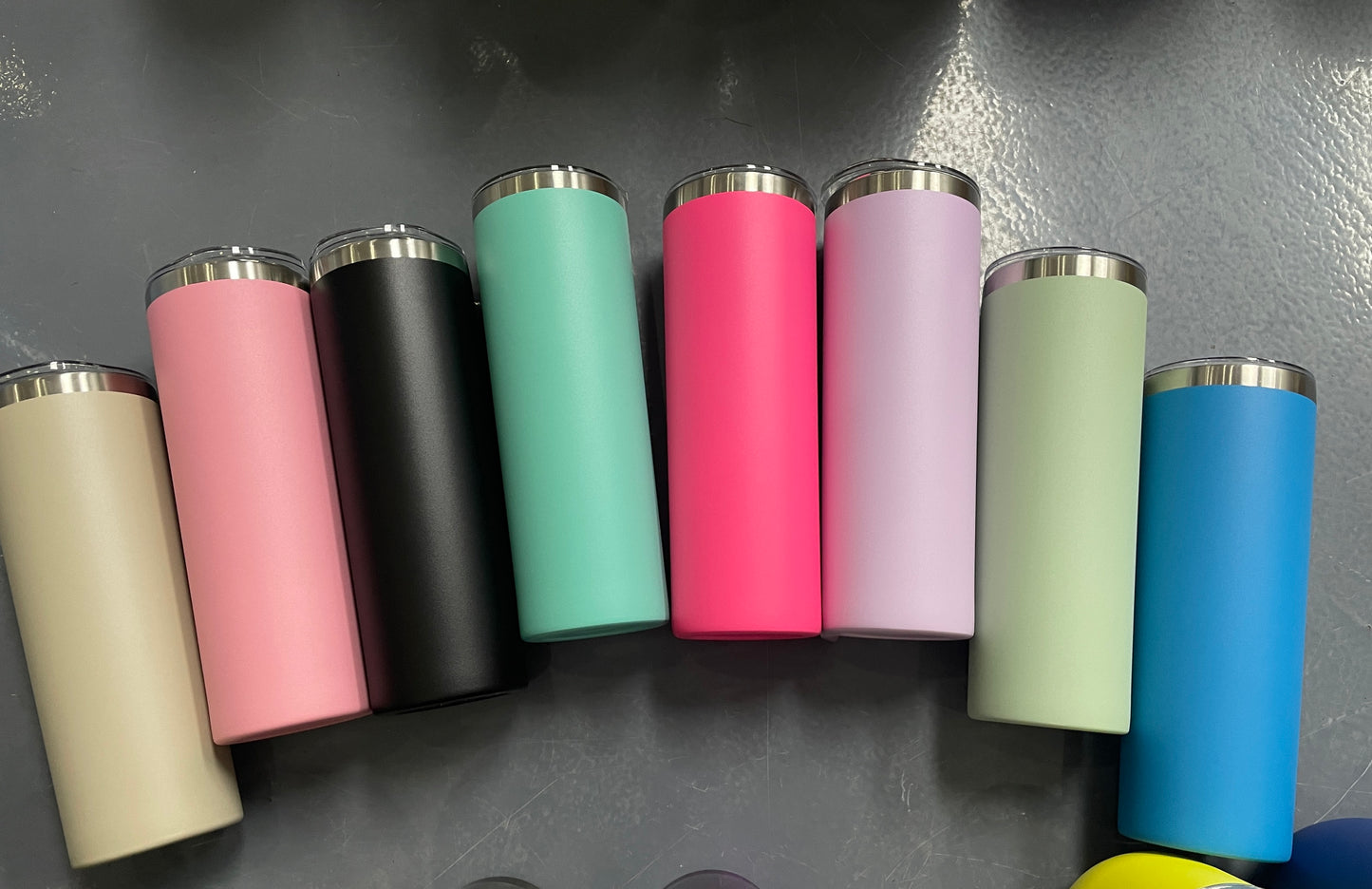 powder coated 20oz straight skinny tumbler with lid and straw regular color for engraving_miki