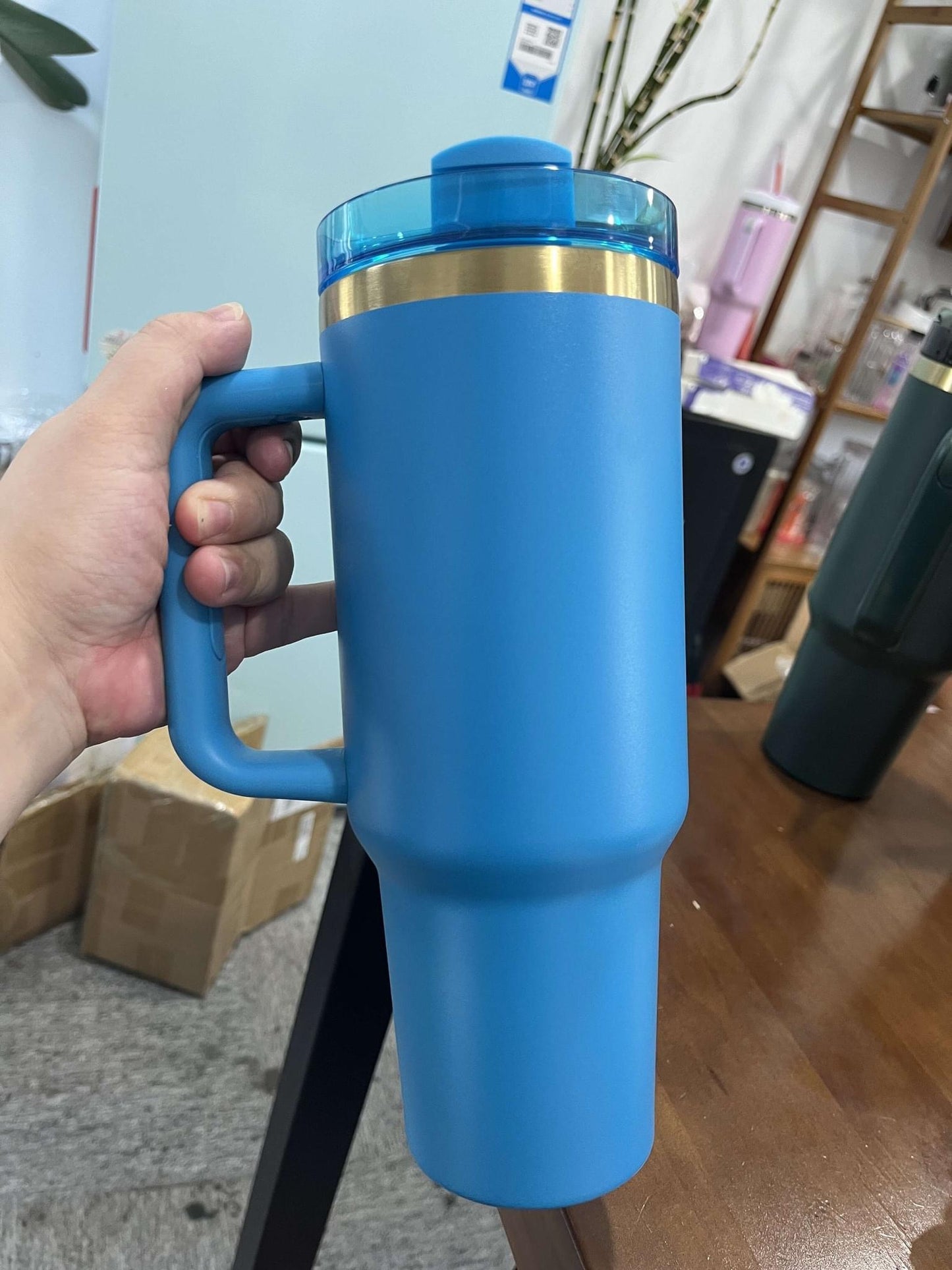USA RTS_ Gold underneath Christmas colors powder coated H2.0 40oz quencher tumblers with lid and straw for laser engraving_miki