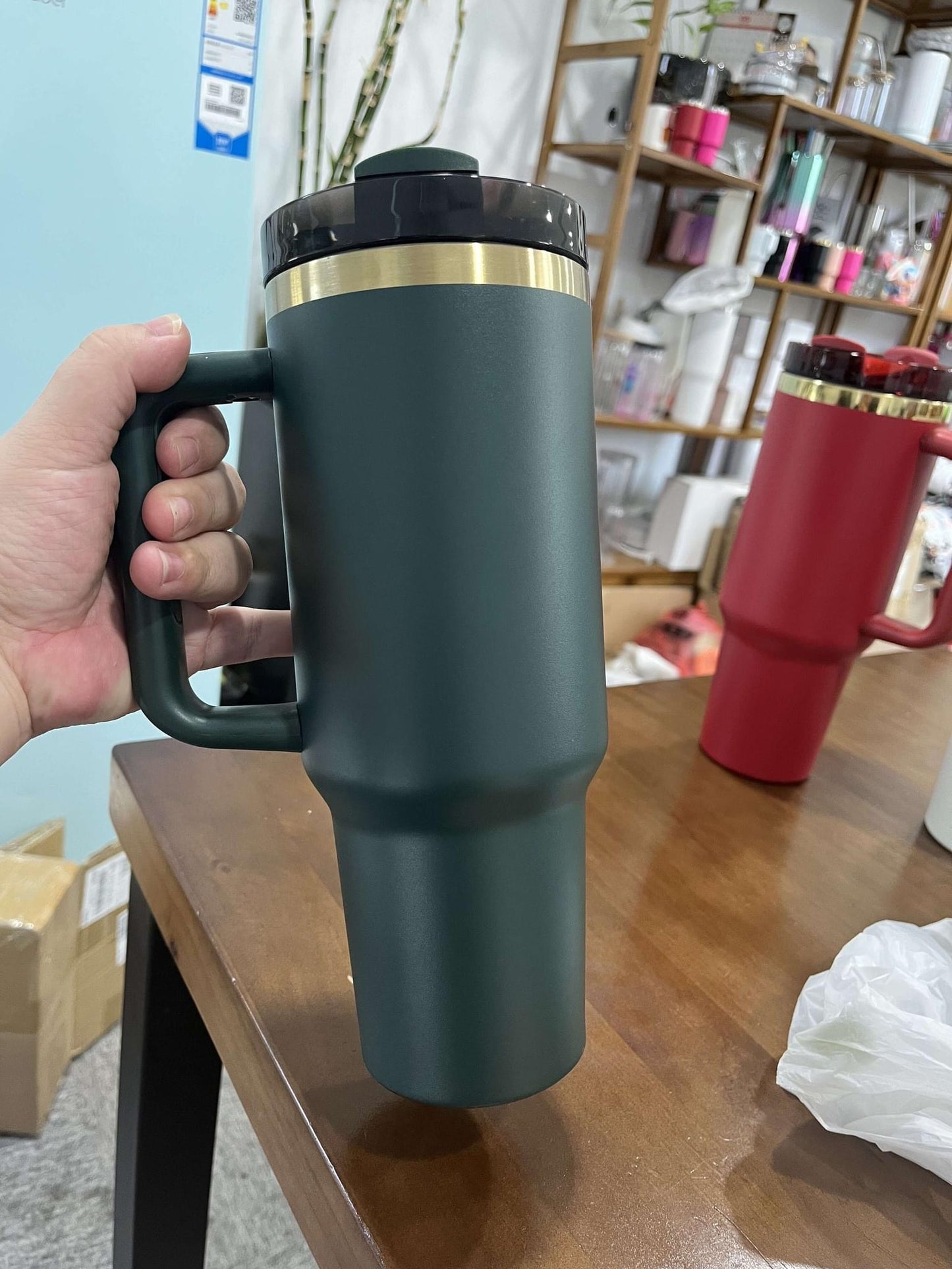 USA RTS_ Gold underneath Christmas colors powder coated H2.0 40oz quencher tumblers with lid and straw for laser engraving_miki
