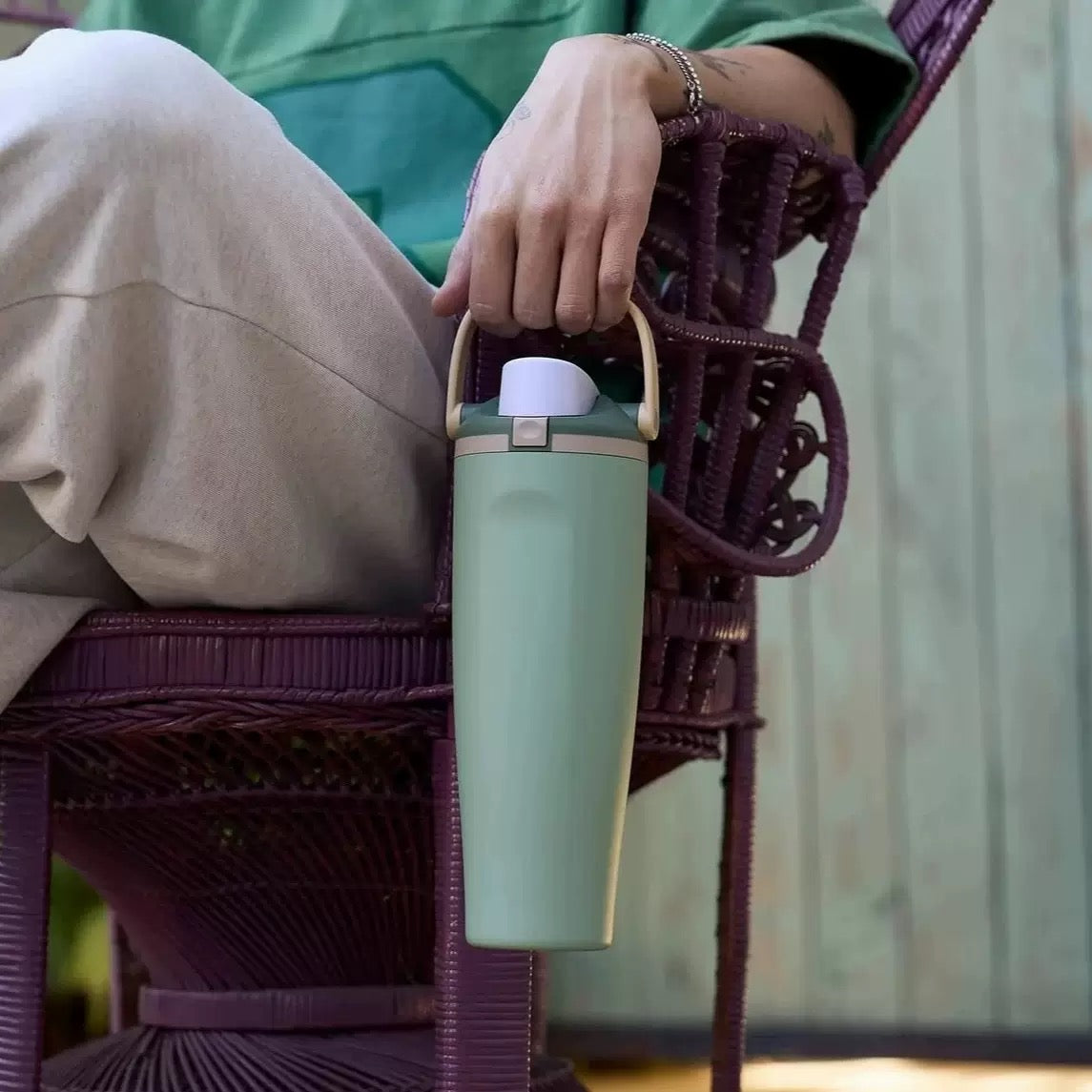 30oz Owala style water bottles with lid and carry strap _miki