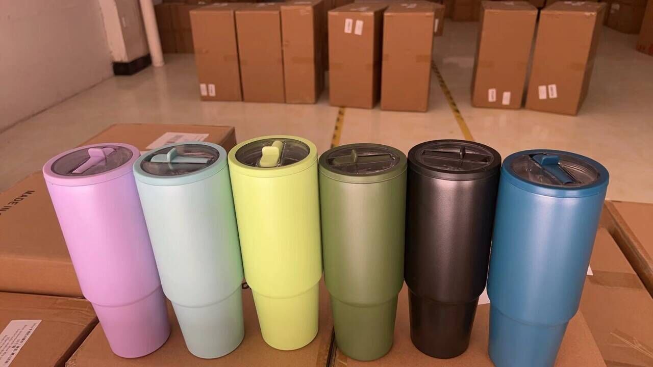No Spill 40oz Quencher Tumblers with Flip Straw and Leak Proof Lid for Laser Engravings_ miki