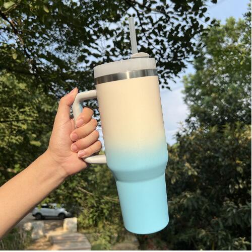 Powder coated ombré H2.0 40oz quencher tumbler for laser engraving_miki